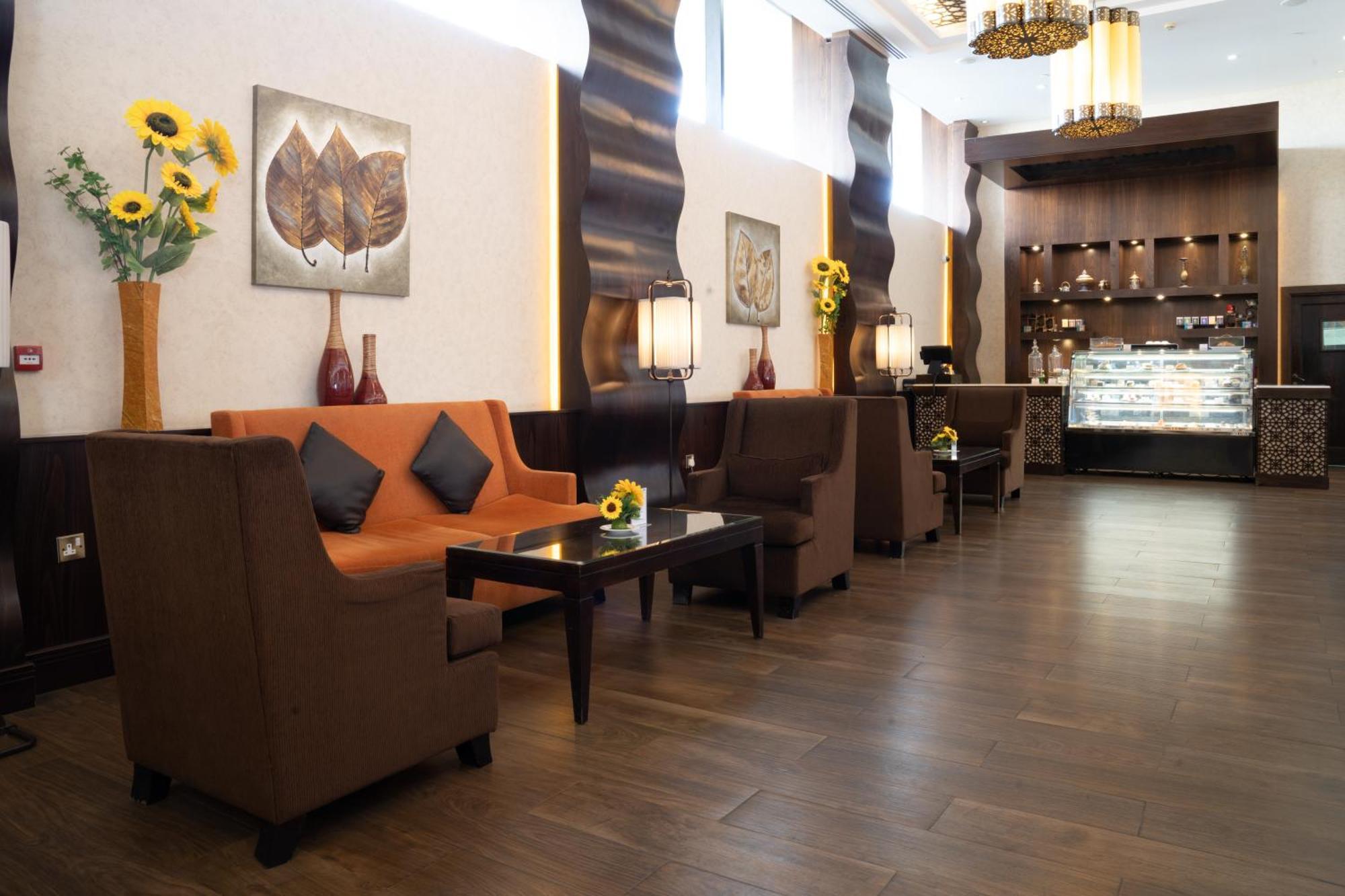 Danat Al Ain Resort Extérieur photo The lobby of the hotel