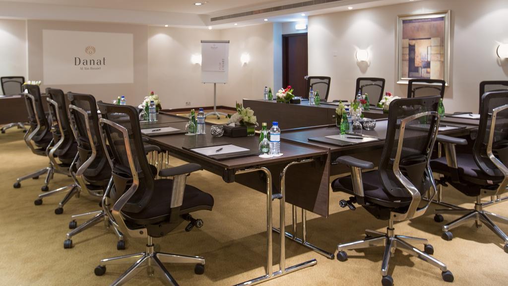 Danat Al Ain Resort Extérieur photo Meeting room at the hotel