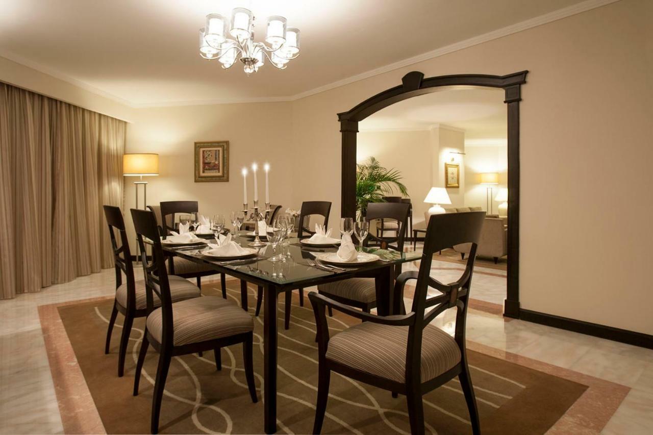 Danat Al Ain Resort Extérieur photo A dining room