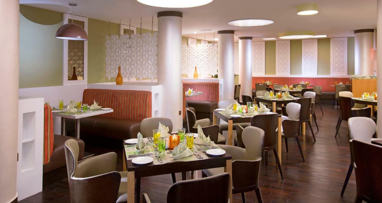 Danat Al Ain Resort Extérieur photo The restaurant